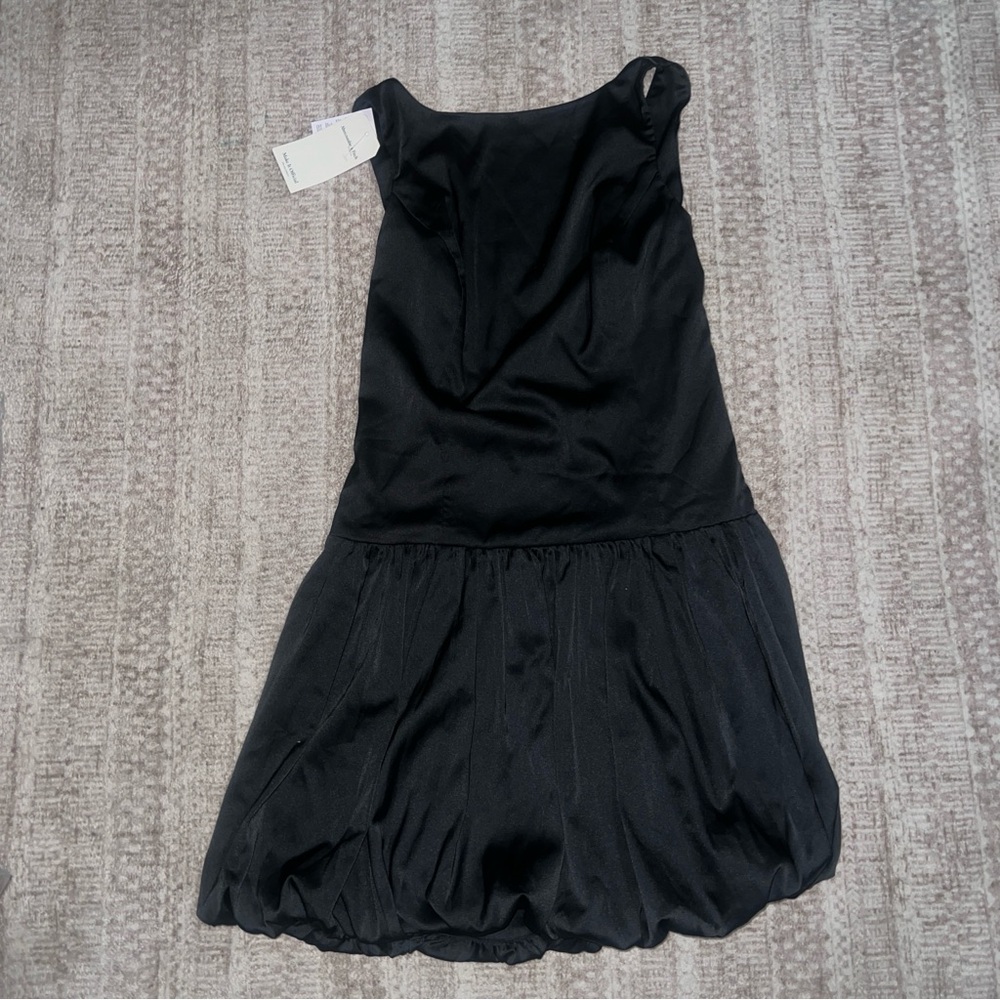 Elegant Black Sleeveless Dress